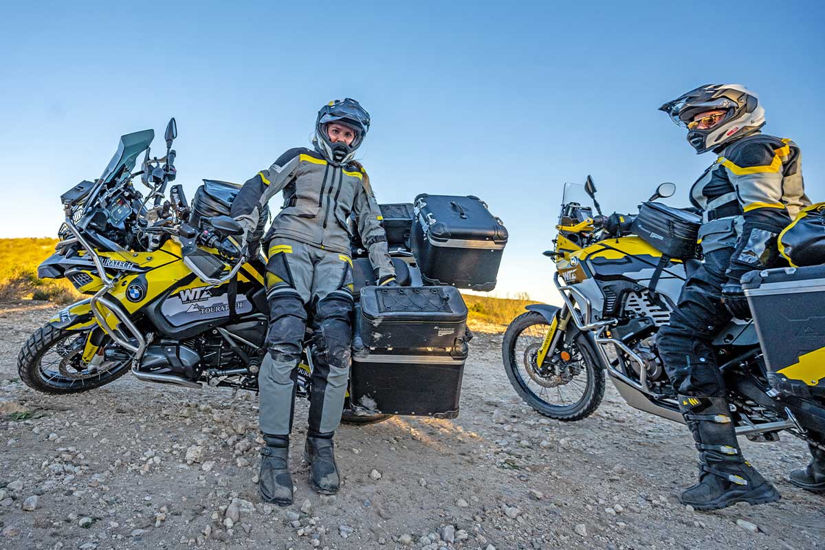 5 Adventure Bikes im Test: BMW, Yamaha, Honda, Triumph, Husqvarna, Portugal calling - Magazin